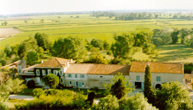 self-catering studios in Arles